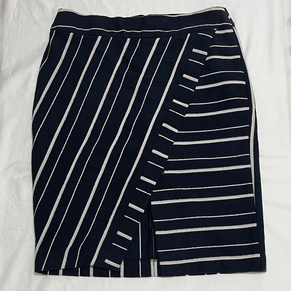 Ann Taylor Loft Navy Blue Pencil Skirt with White Stripes Size 8